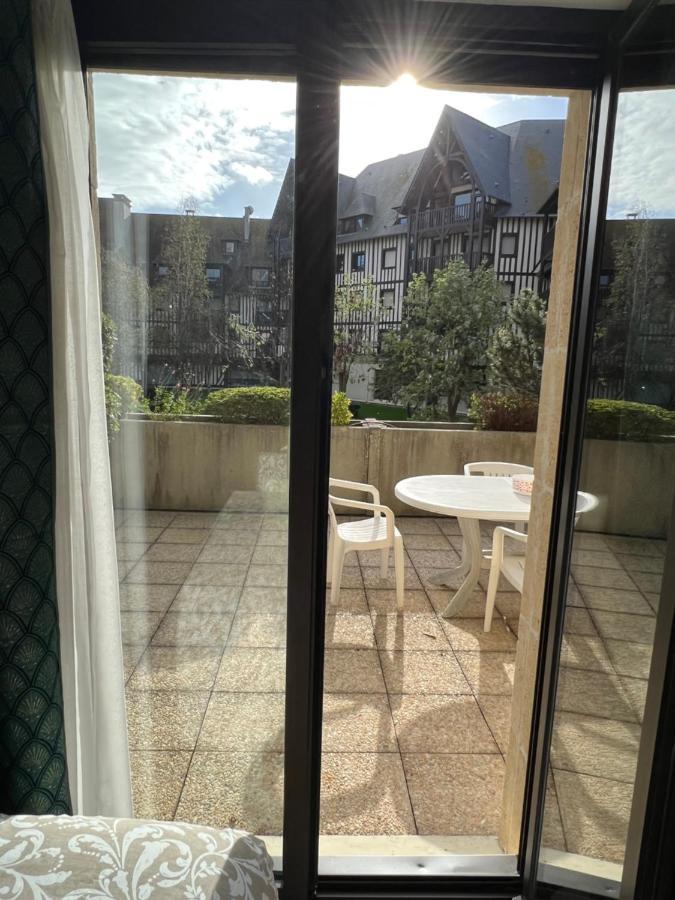 Apartament Cote Jardin - Terrasse, Calme Et Cosy Deauville Zewnętrze zdjęcie