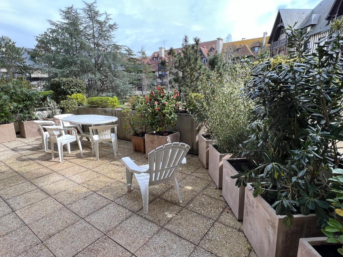 Apartament Cote Jardin - Terrasse, Calme Et Cosy Deauville Zewnętrze zdjęcie