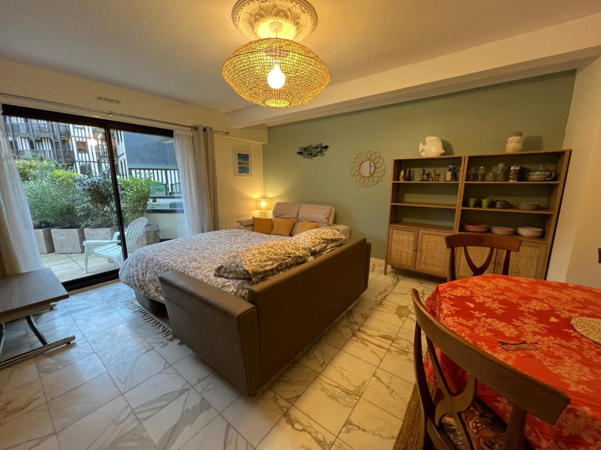 Apartament Cote Jardin - Terrasse, Calme Et Cosy Deauville Zewnętrze zdjęcie